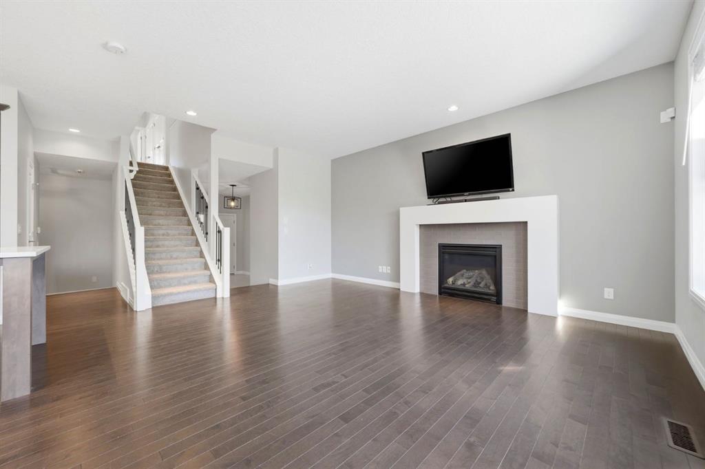 187 Evansfield Way NW photo 5