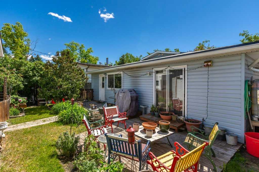 8812 46 Avenue NW photo 4