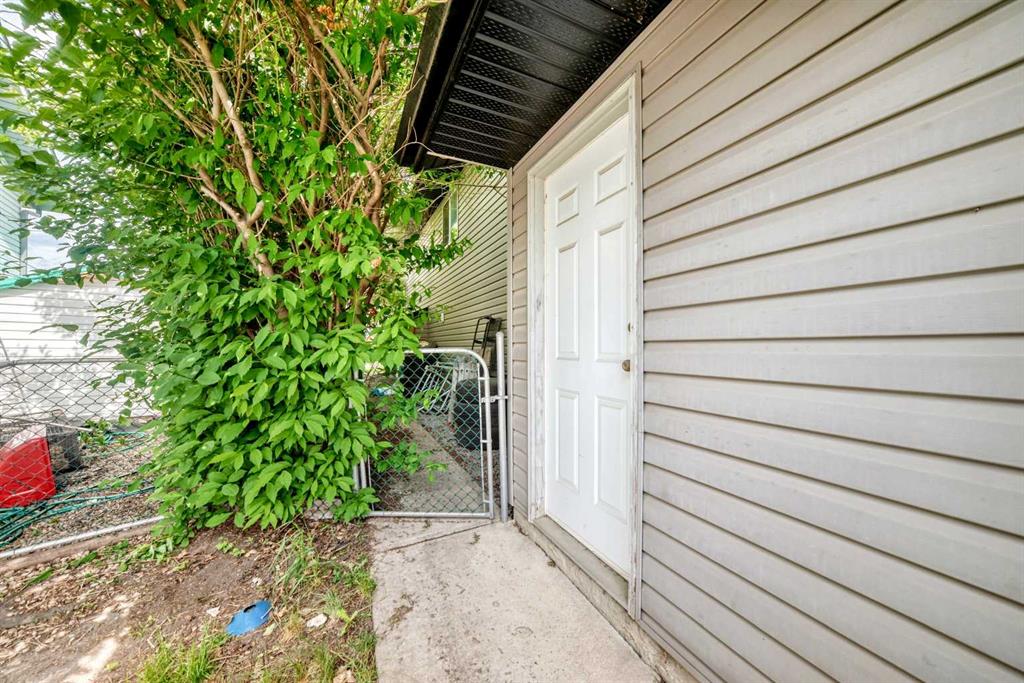 275 6 Avenue NW photo 5