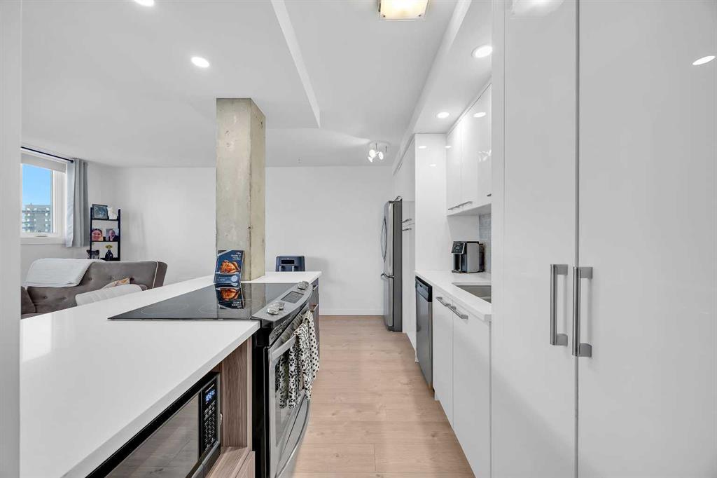 1111 15 Avenue SW #701