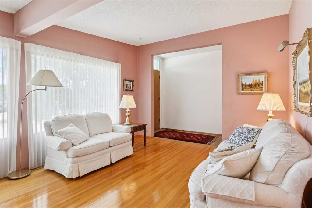 4312 40 Street NW photo 4