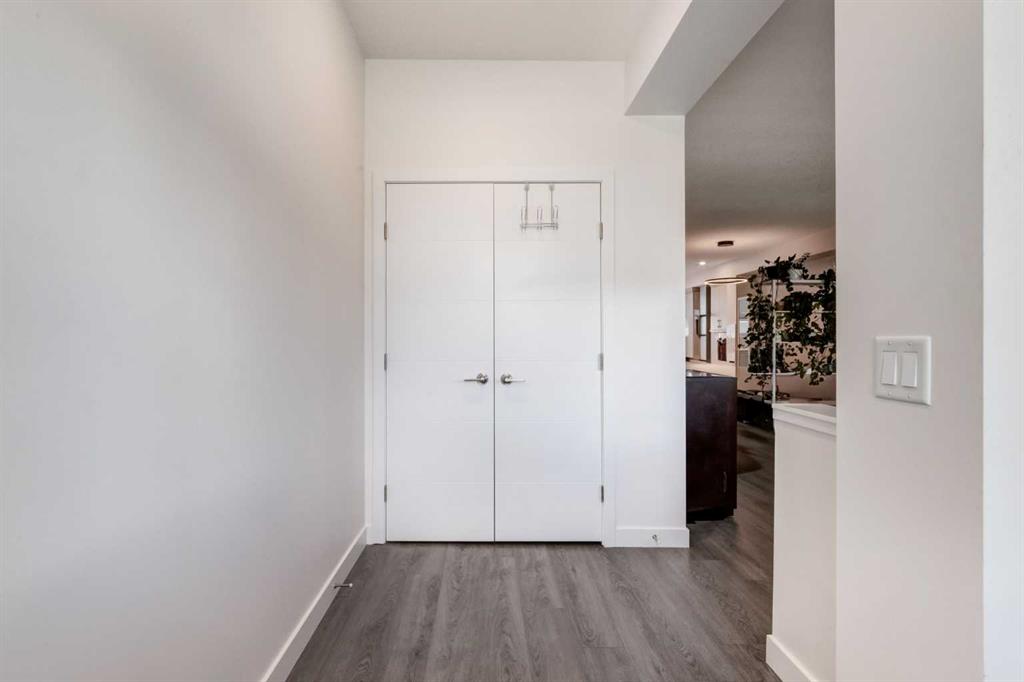 193 Ambleton Drive NW photo 3