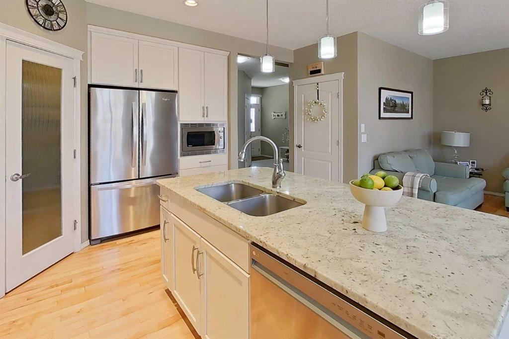 28 Cranarch Crescent SE photo 2