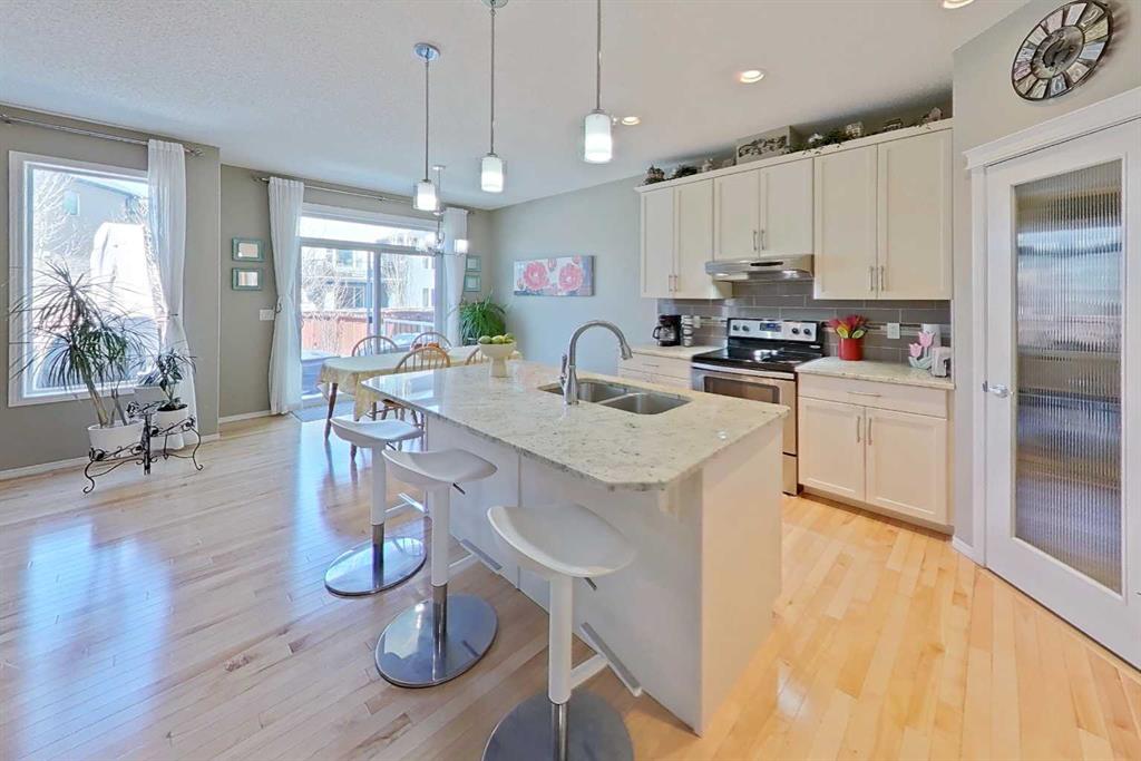 28 Cranarch Crescent SE photo 3