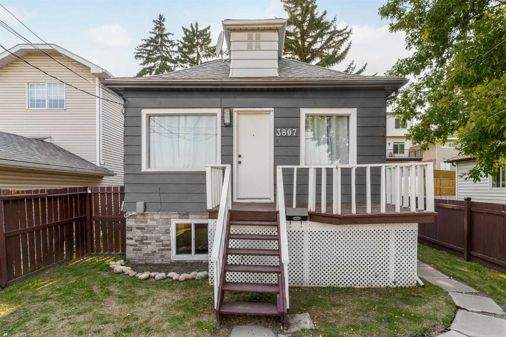 3807 1 Street NE photo 2