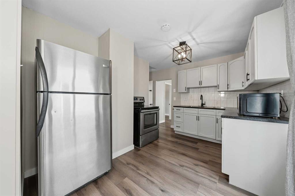 3807 1 Street NE photo 3