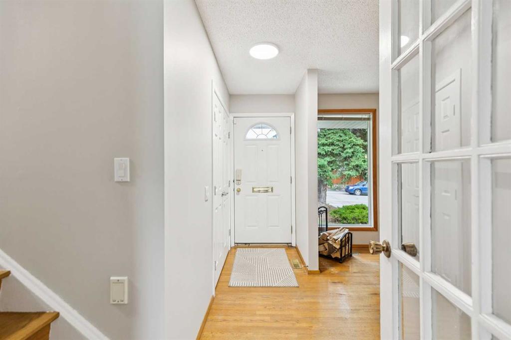 931 124 Avenue SW photo 2