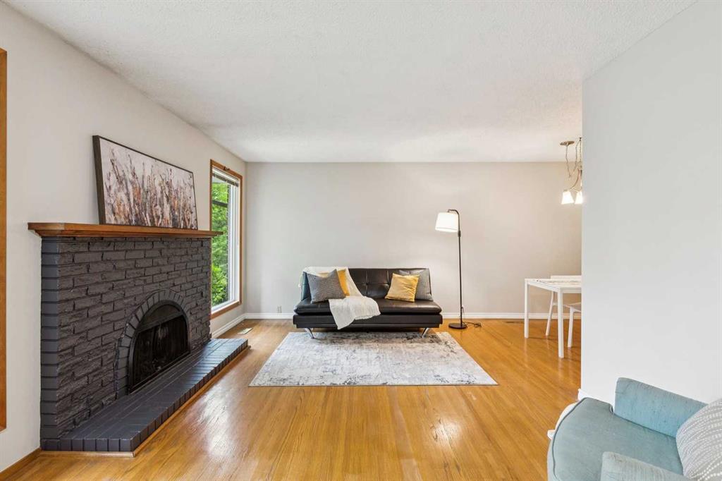 931 124 Avenue SW photo 4