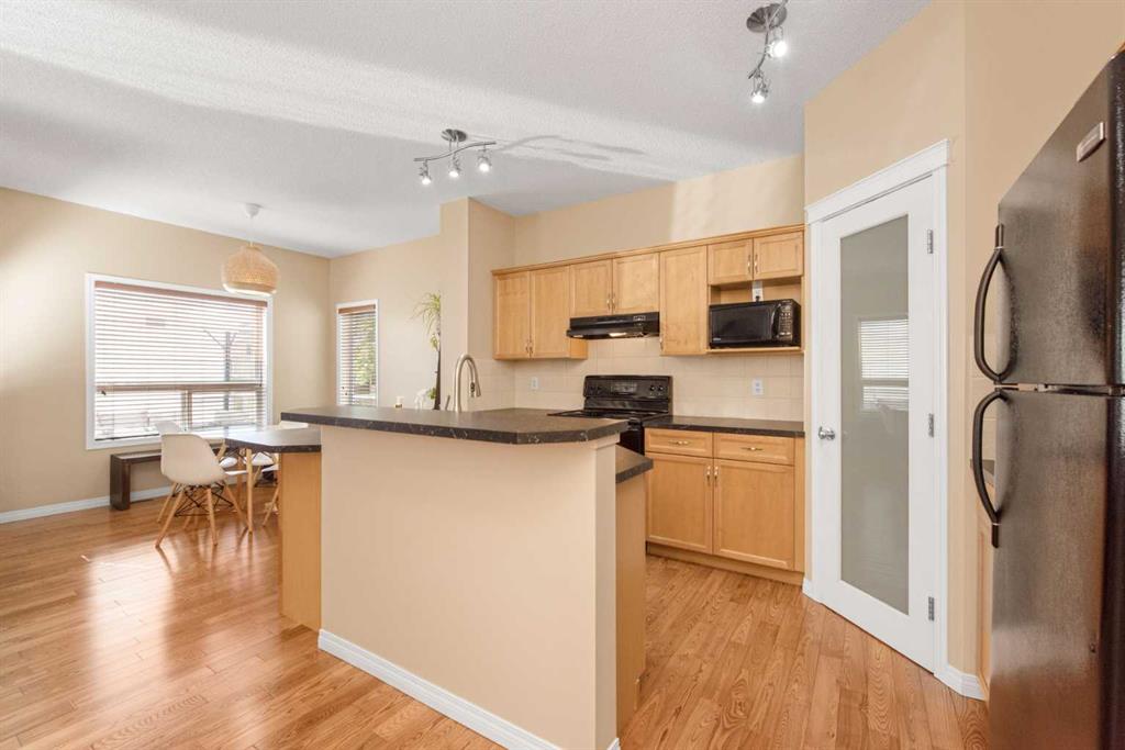 253 Bridleridge View SW photo 4