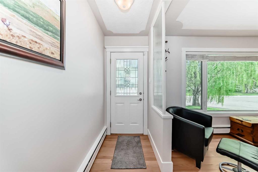 8215 5 Street SW photo 3