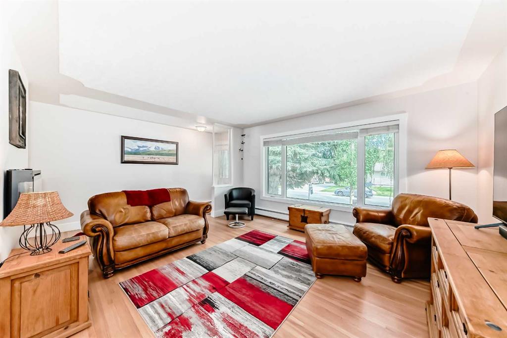 8215 5 Street SW photo 5