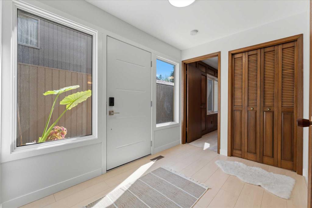 860 Midridge Drive SE #821 photo 4