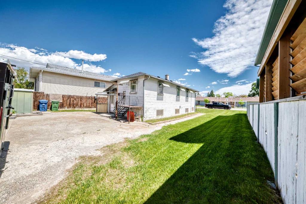 6639 19 Street SE photo 3