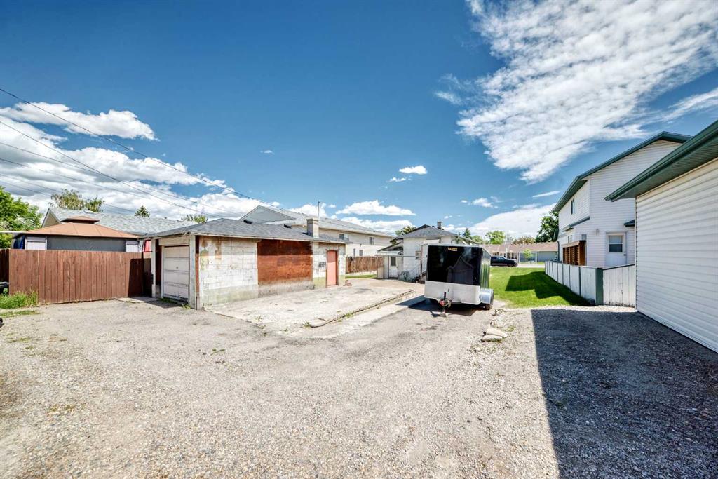 6639 19 Street SE photo 4