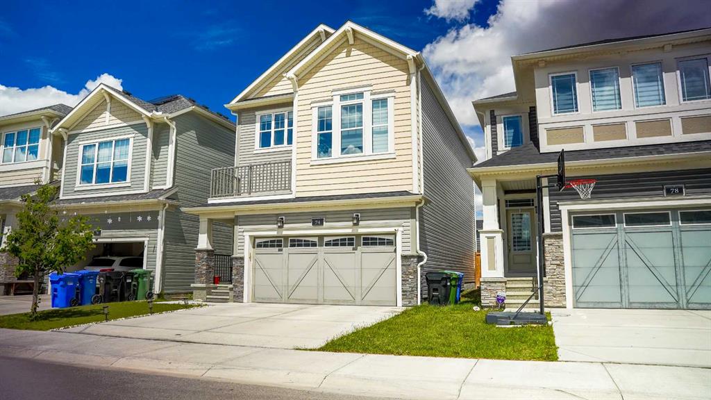 74 Carrington Crescent NW photo 2