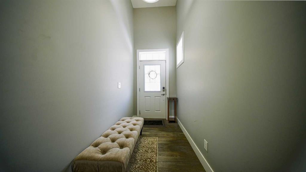 74 Carrington Crescent NW photo 3