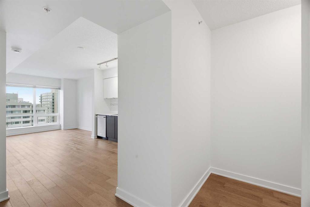 930 6 Avenue SW #2110 photo 4