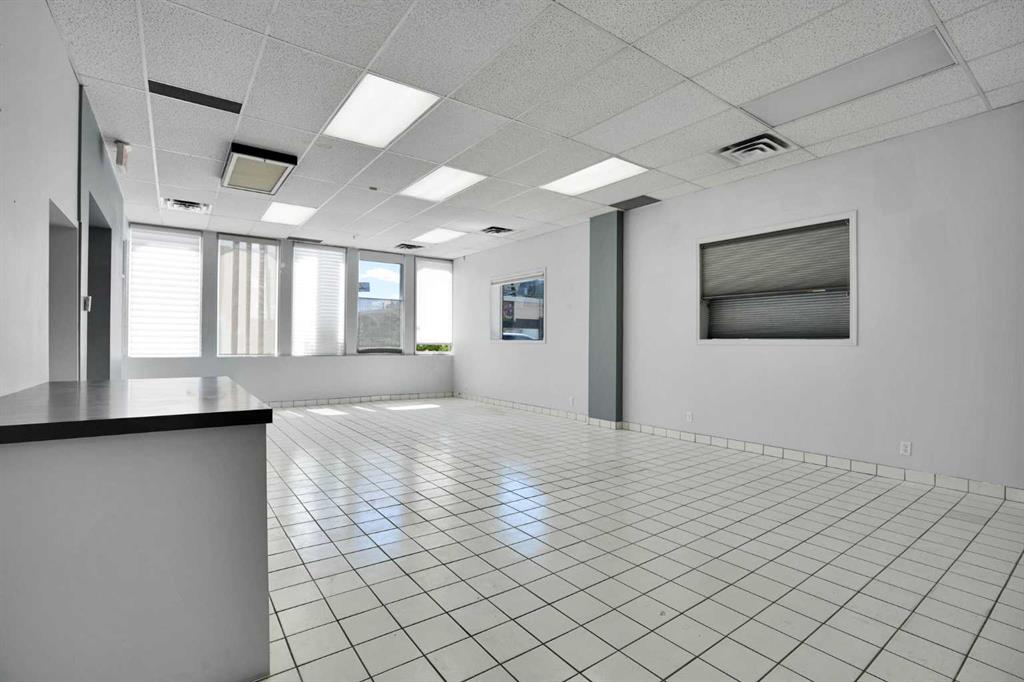 123 Any Avenue SW photo 3