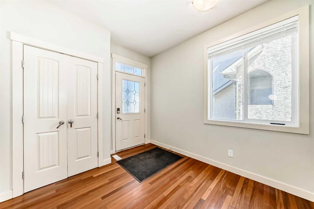 108 Sherwood Common NW photo 3