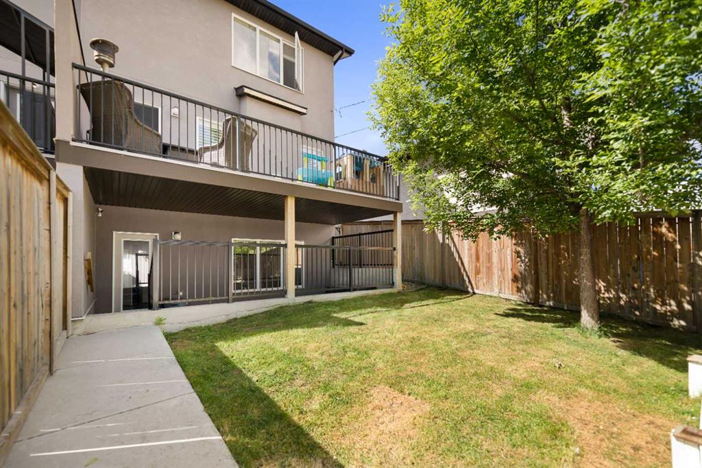 124 25 Avenue NE photo 2