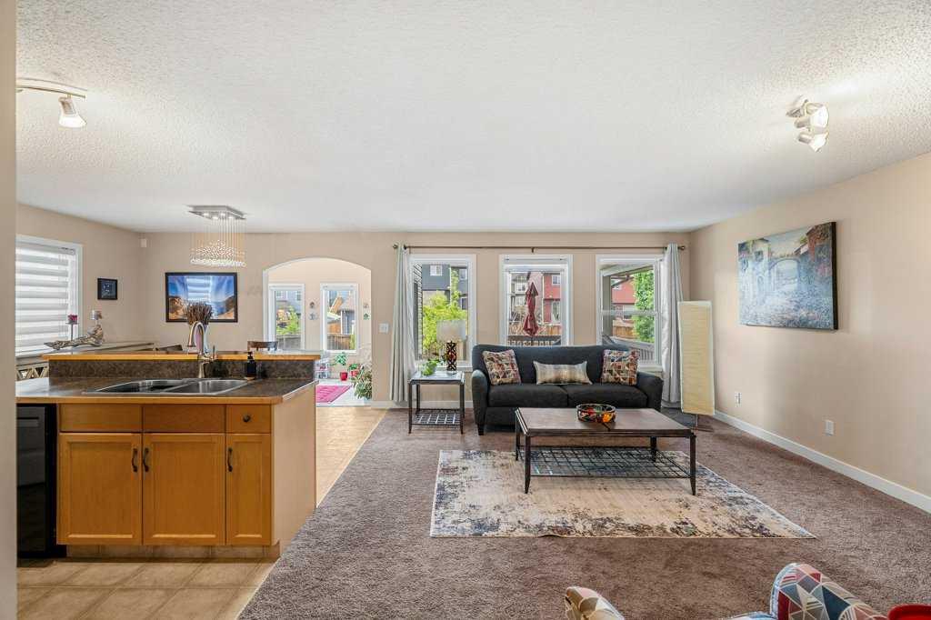 140 Panamount Circle NW photo 4