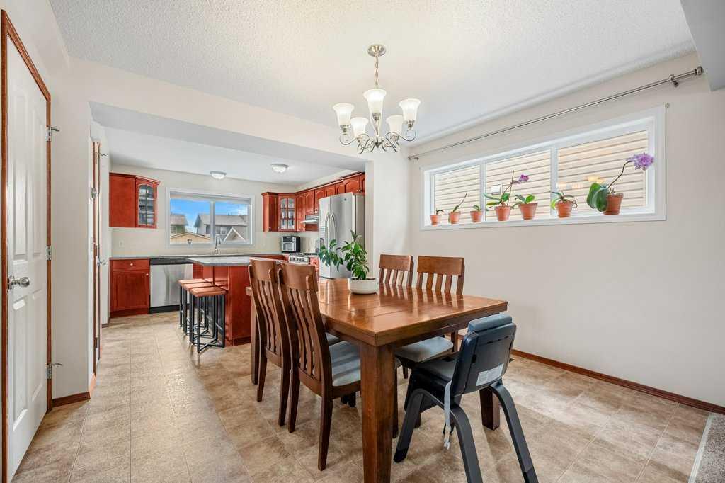 44 Everridge Way SW photo 5