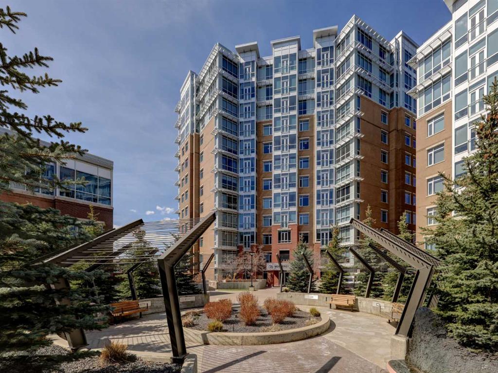 16 Varsity Estates Circle NW #810