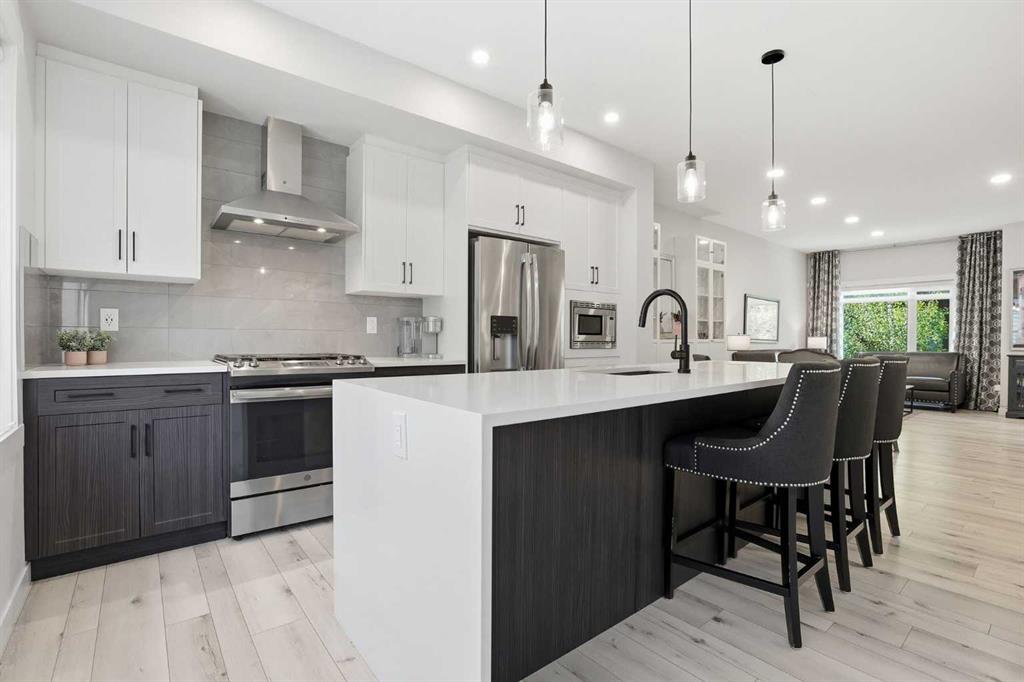 808 Greenbriar Common NW photo 3