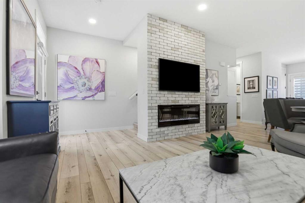 808 Greenbriar Common NW photo 4