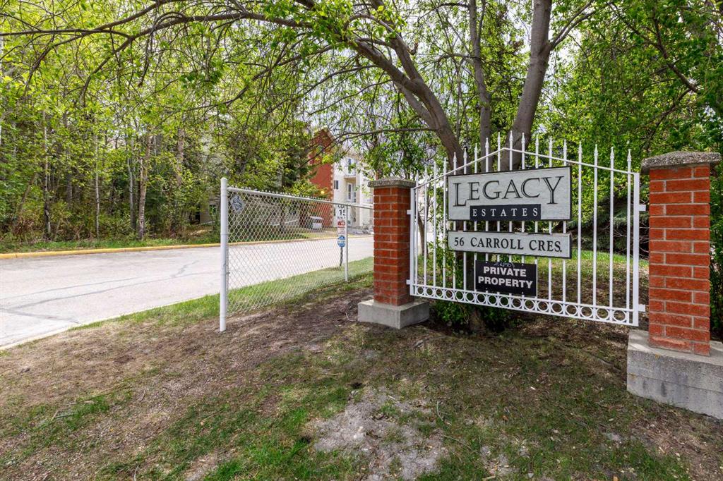 56 Carroll Crescent #328