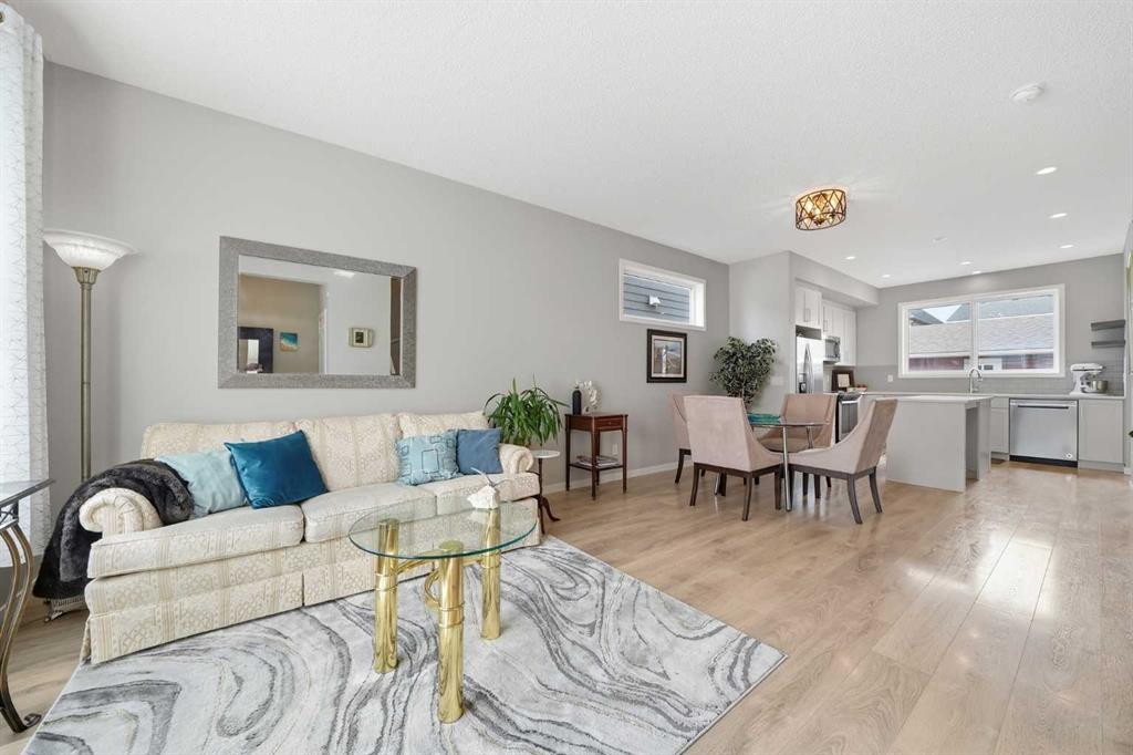 8112 Masters Boulevard SE photo 3