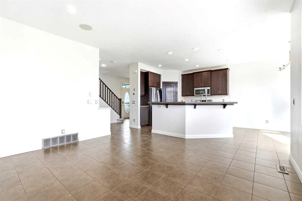 121 Copperstone Close SE photo 5