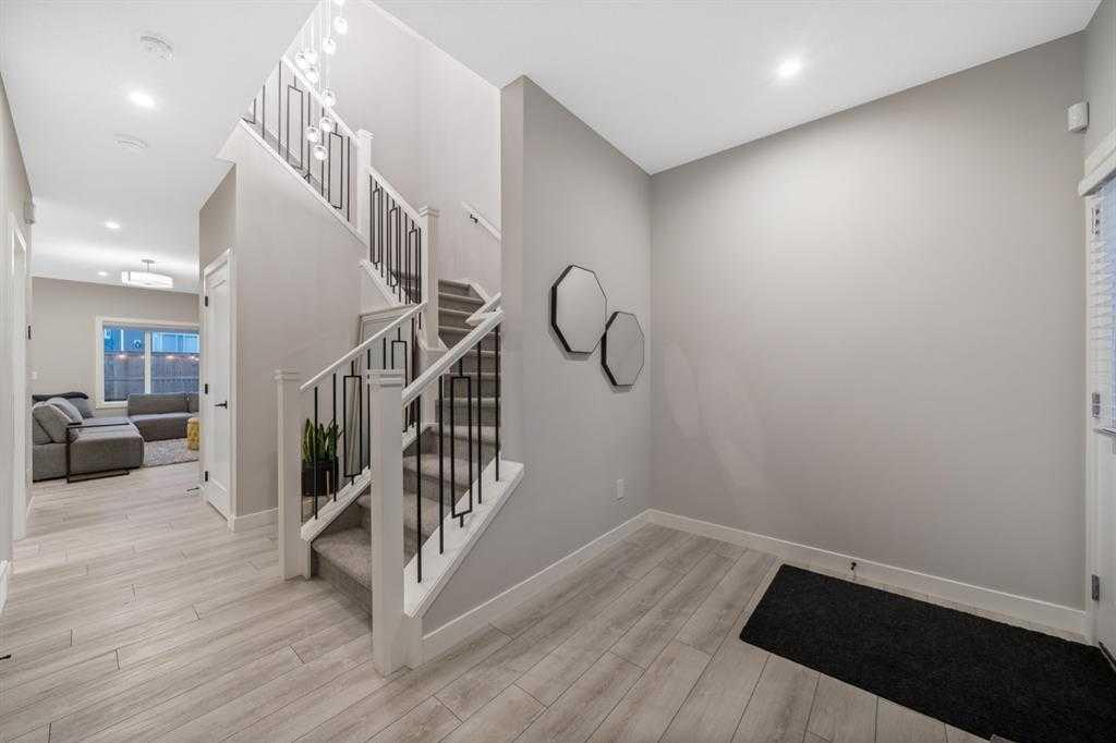132 Carringsby Avenue NW photo 4