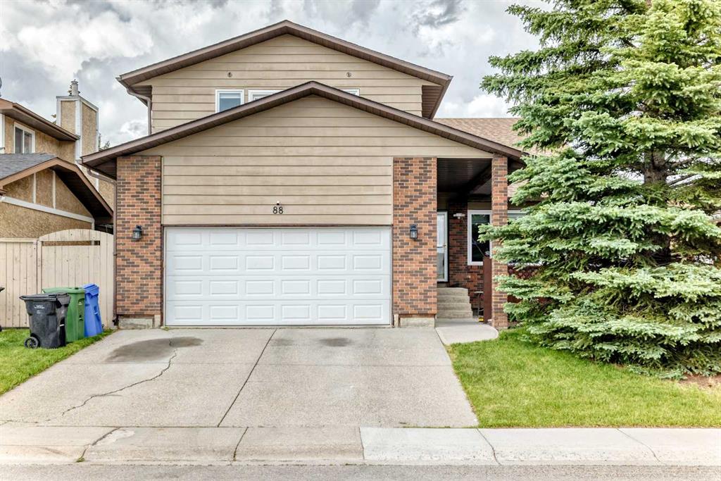 88 Castlefall Way NE