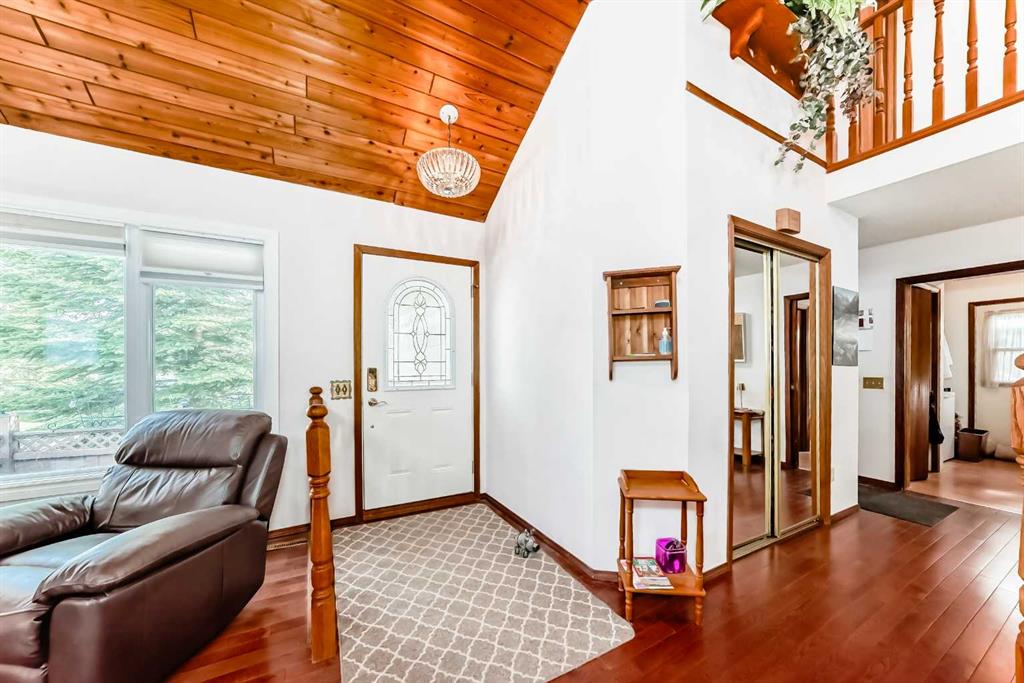 88 Castlefall Way NE photo 4