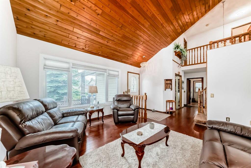88 Castlefall Way NE photo 5