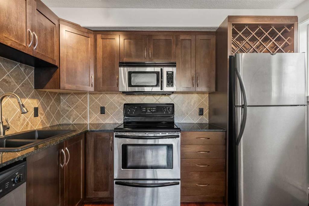 2906 17 Avenue SW #14 photo 3