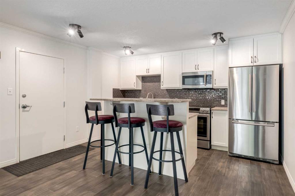 126 24 Avenue SW #102 photo 4