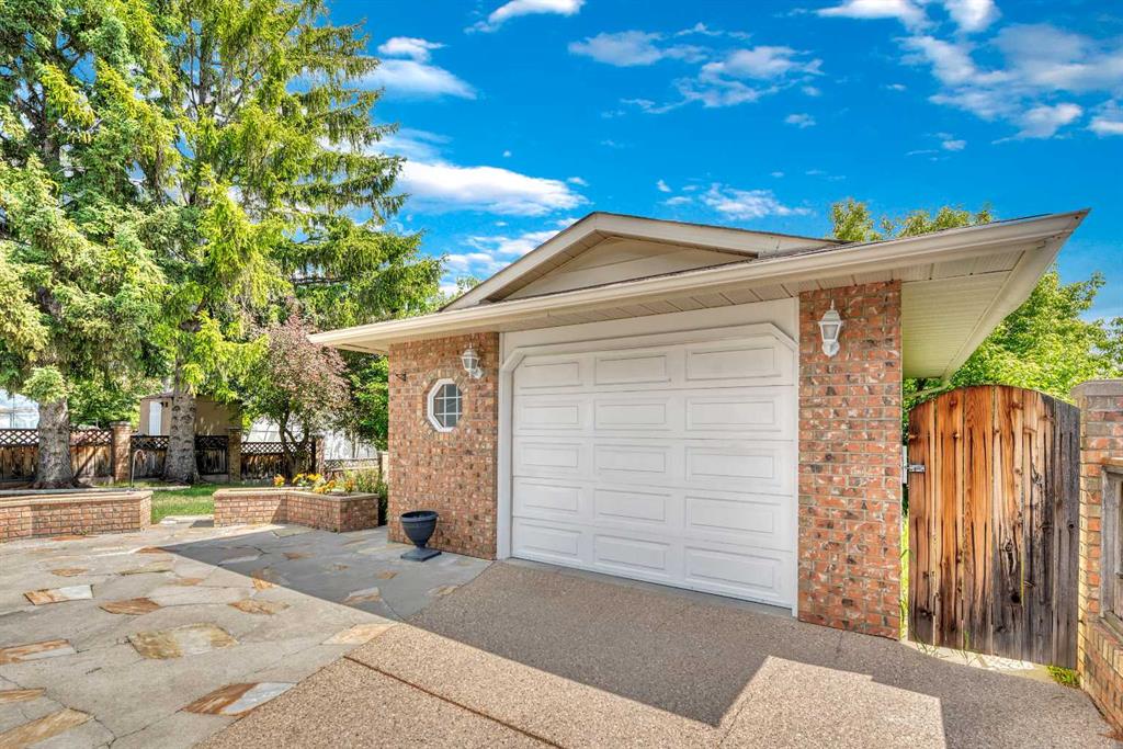 808 Canterbury Drive SW photo 5