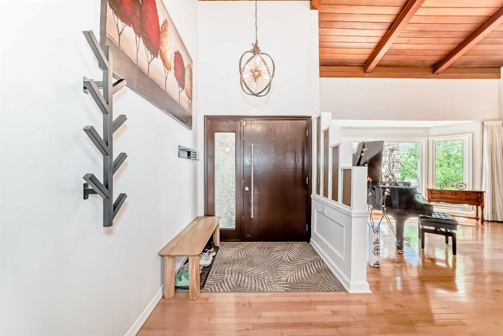 1912 Palliser Drive SW photo 4