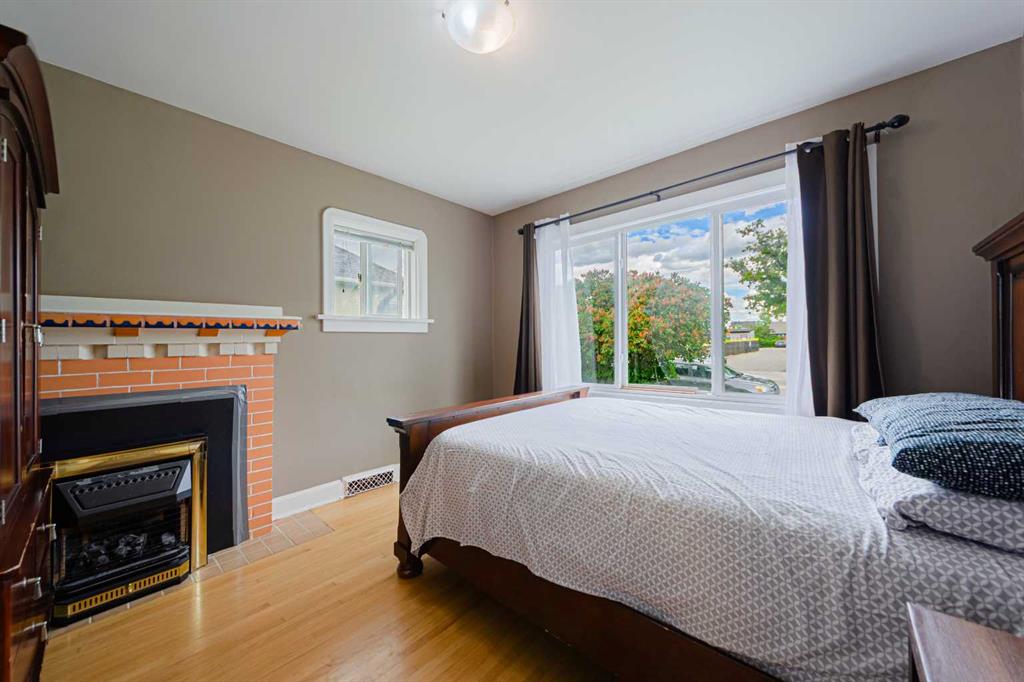 1621 4 Street NW photo 3