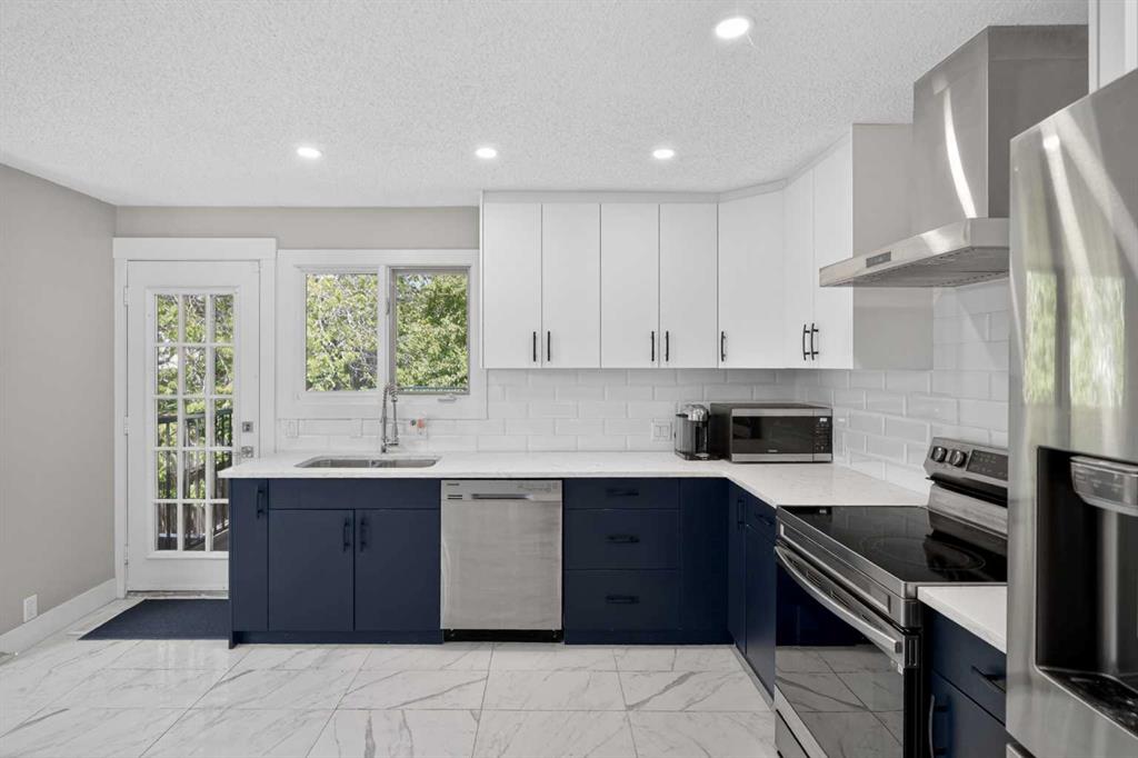 76 Ranchridge Drive NW photo 2
