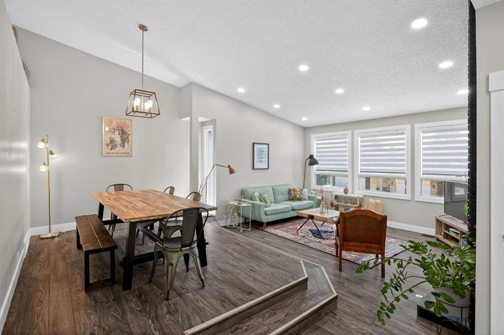 76 Ranchridge Drive NW photo 3