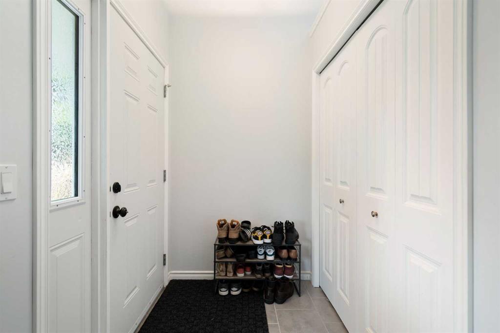 259 Woodside Circle SW photo 4
