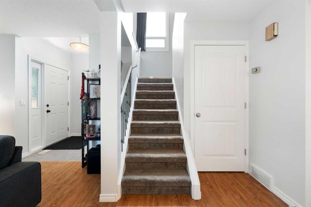 259 Woodside Circle SW photo 5