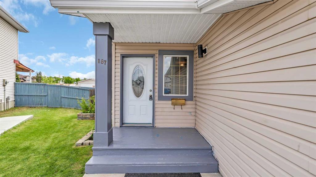 187 Coral Springs Circle NE photo 2