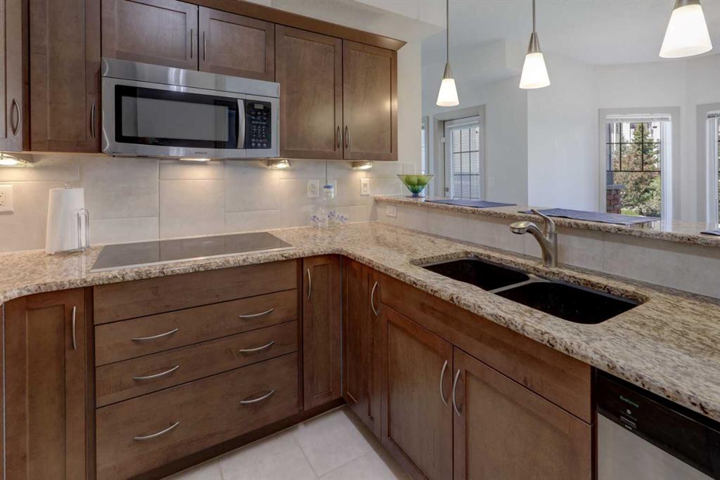 70 Royal Oak Plaza NW #220 photo 5