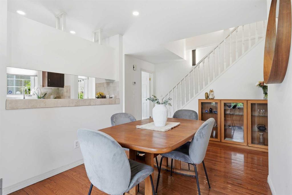 1321 10 Street SW photo 3