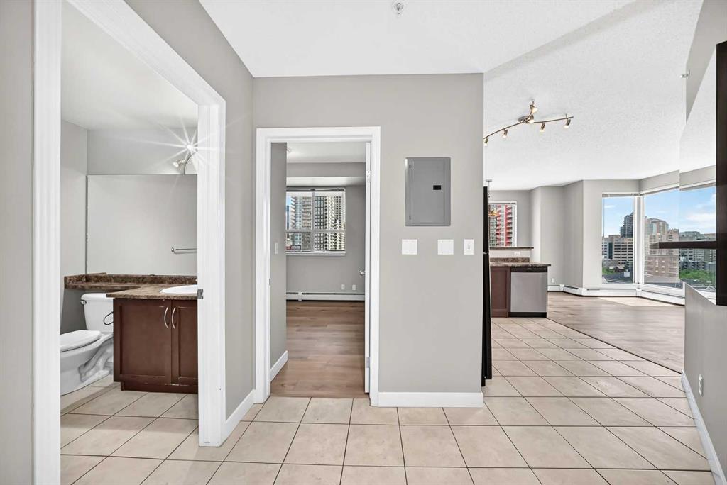 1053 10 Street SW #1016 photo 3