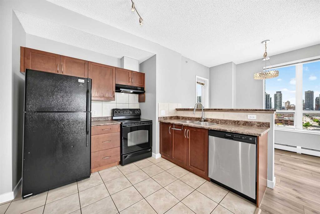 1053 10 Street SW #1016 photo 4